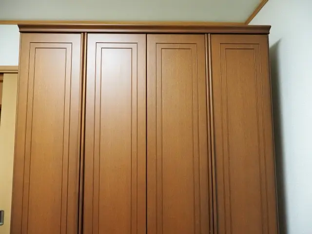 大型の箪笥